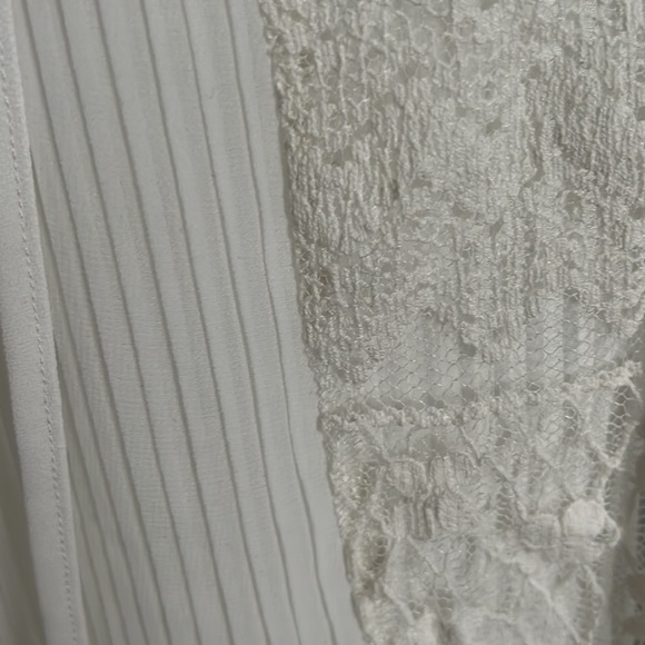 Collared Lacey blouse - Picture 2 of 4